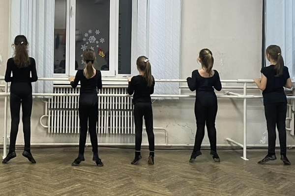 Сучасна хореографія «Crystal Ballet. Вивчення основ класичного танцю