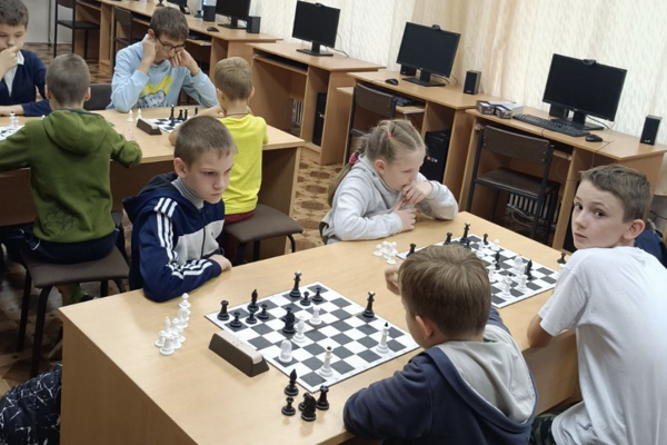 Гурток "Чорний Король-Біла Королева"