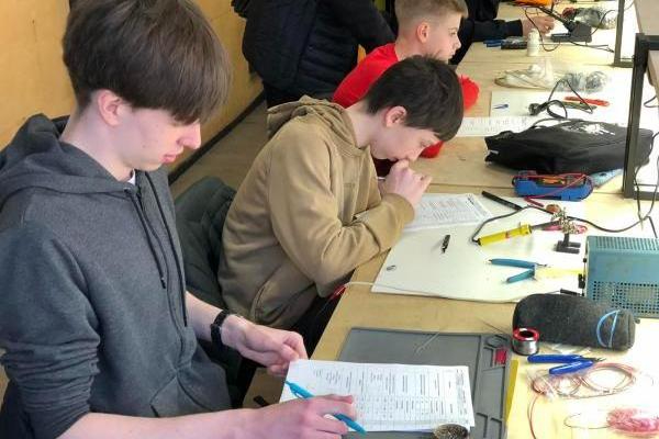 Гурток «Радіоелектронне конструювання (робототехніка)» - Всеукраїнські змагання учнівської молоді з радіоелектронного конструювання