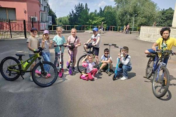 Гурток «"English speaking club" - Всесвітній день велосипеда!!!