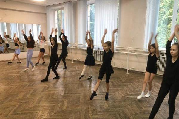 Гурток «Волошки» - Весела фізкультхвилинка