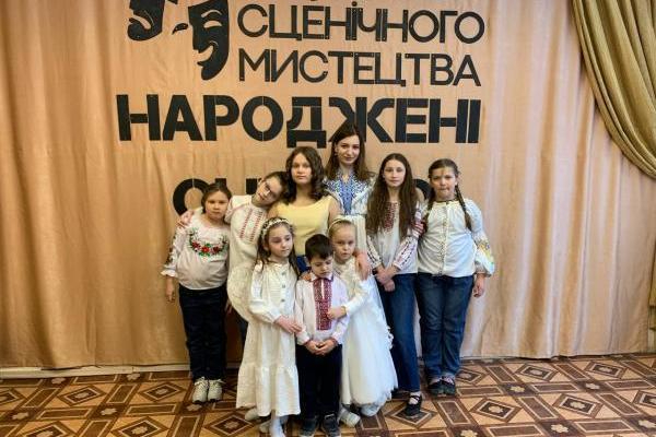 Театральна студія «Омріяні кроки» - День Соборності України